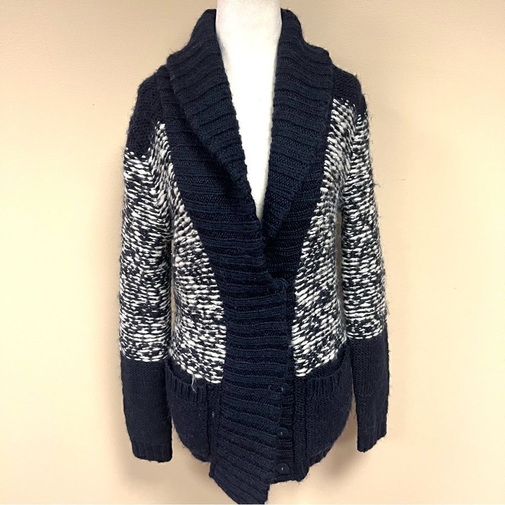 Gap thick cable knit wool blend cardigan.  Size Sm